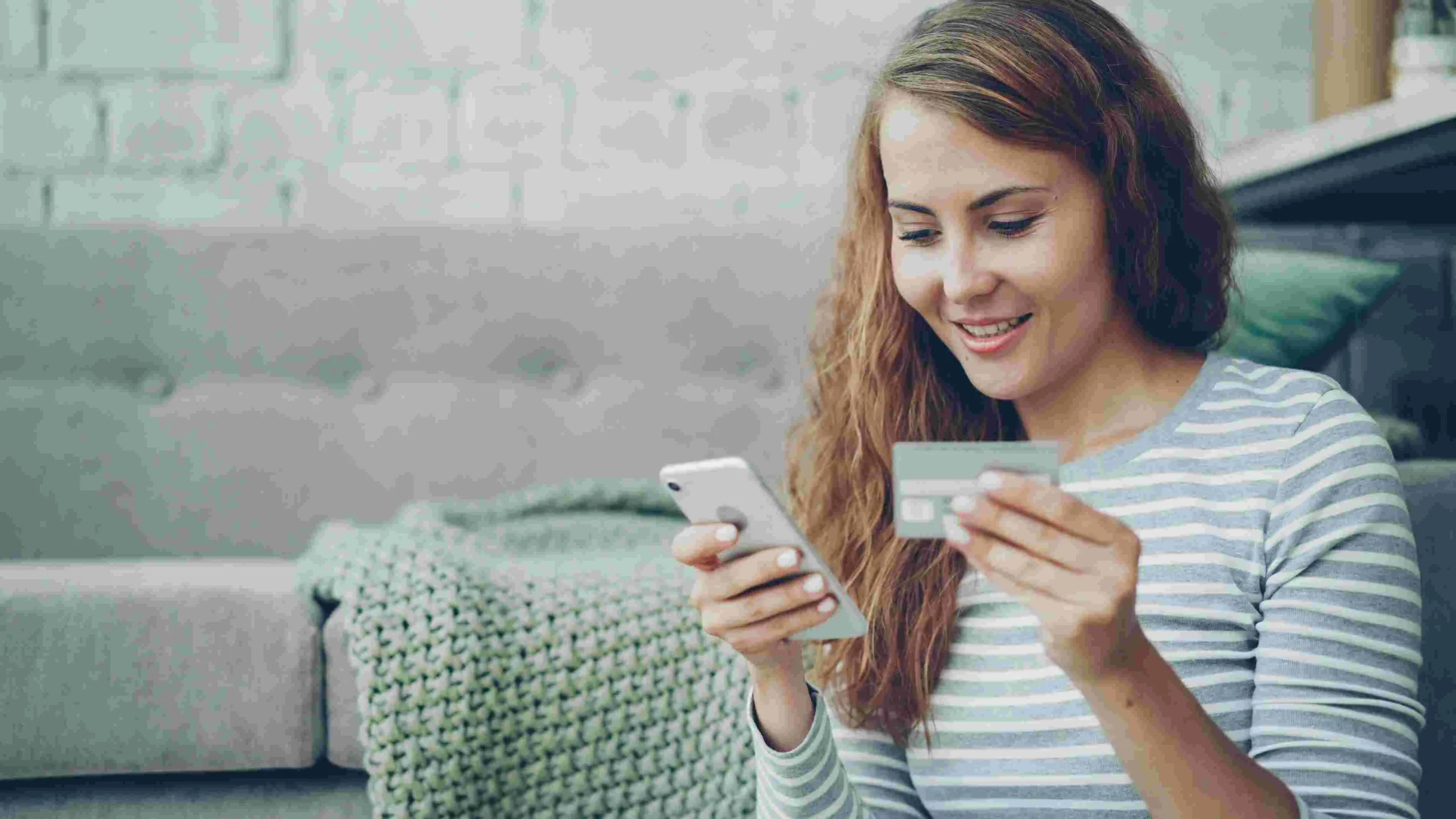 SMS půjčka ihned úplně každému a revoluce v mobilním bankovnictví
