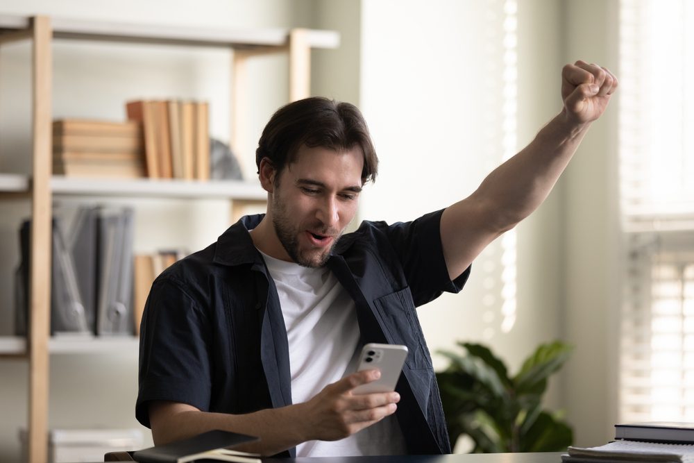 SMS půjčka ihned úplně každému a revoluce v mobilním bankovnictví